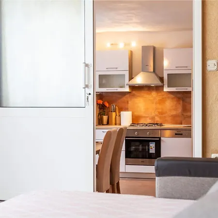 Business Oasis Of Peace Kaštel Stari