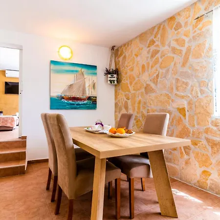 Business Oasis Of Peace * Kaštel Stari